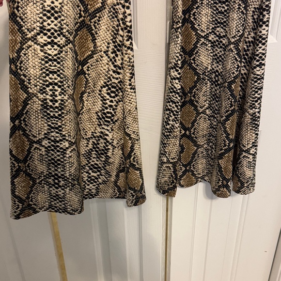 Entro Snake-print Patterned flare leg bellbottoms - Picture 3 of 6
